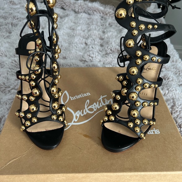 Christian Louboutin, size 39 Women’s designer shoe, gently used - Picture 6 of 9